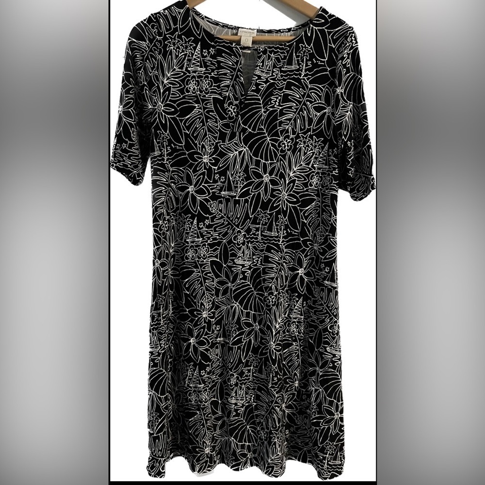 Chico's Black White Floral Beach Graphic Dress - Size 4 (Chico’s Size 0)